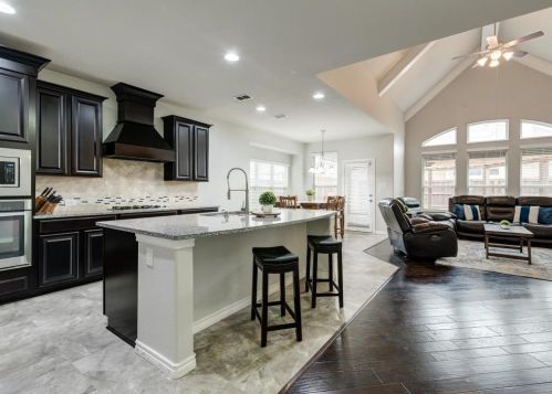 8753 Running River Ln, Fort Worth TX  76131-3373 exterior