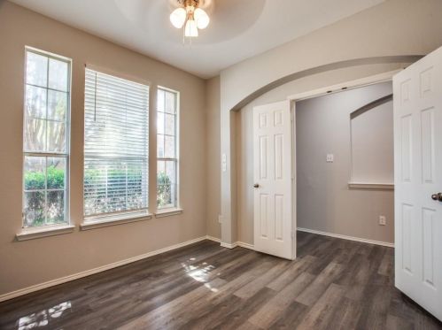 9120 Friendswood Dr, Fort Worth, TX 76123-2724