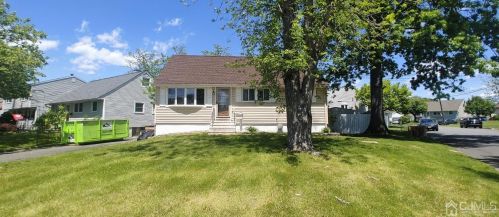 2 Falmouth Rd, Iselin, NJ 08830-2407