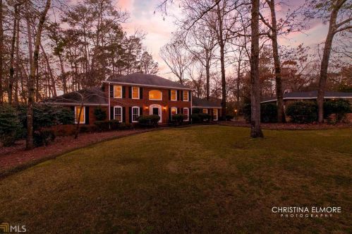 121 Stillwood Dr, Warner Robins, GA 31088-6155