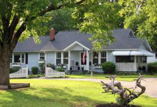20 Davis Dr, Greenville, SC 29611-2444