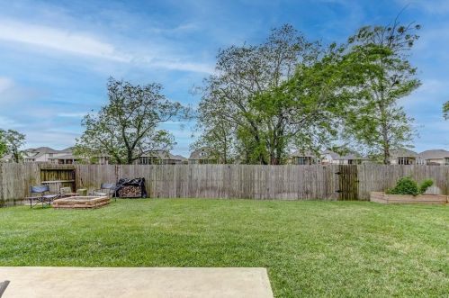 9306 Wheatfield Ln, Richmond TX 77469-5358 exterior