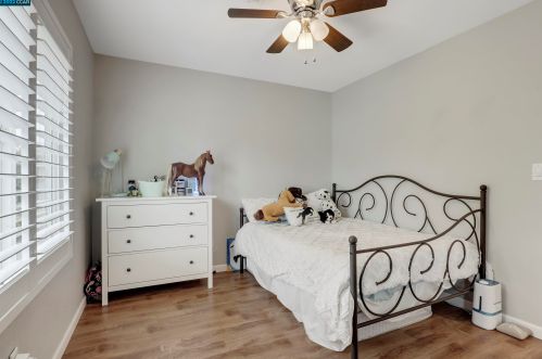 1833 Leo Ln, Concord CA  94521-2348 exterior