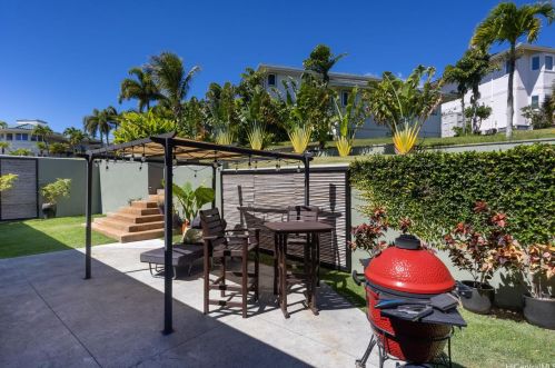 114 Kokololio Pl, Honolulu HI  96821-2562 exterior