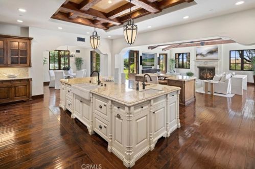 47 Echo Gln, Irvine CA  92603-0421 exterior