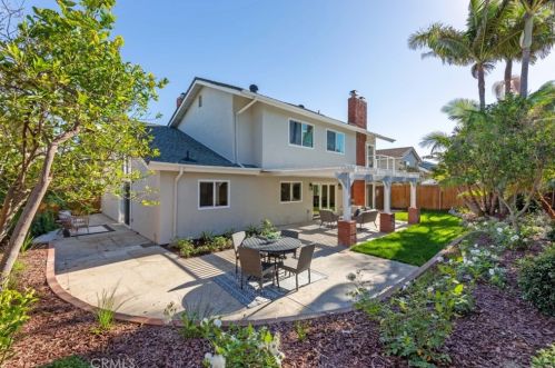 5812 Carbeck Dr, Huntington Beach CA  92648-1009 exterior