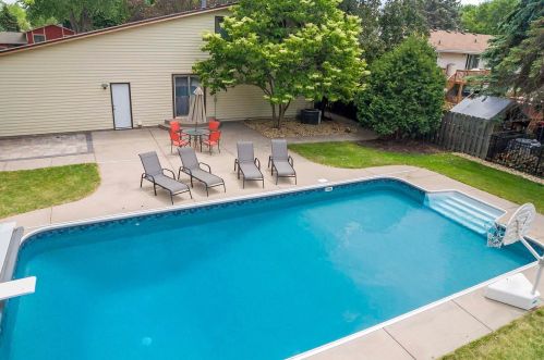 6575 Crosby Ave, South Saint Paul, MN 55076-1707