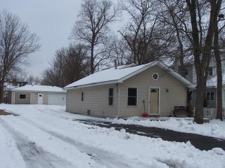26422 Grapevine Ave, Antioch, IL 60002-7309