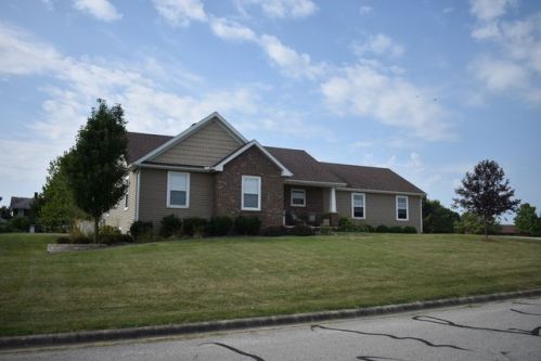 103 Hillcrest St, Gridley IL  61744-9117 exterior