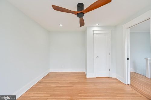 90 Holly Ave, Pitman NJ  08071-1249 exterior