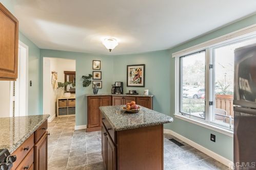 68 Sayre Dr, Princeton NJ  08540-5807 exterior