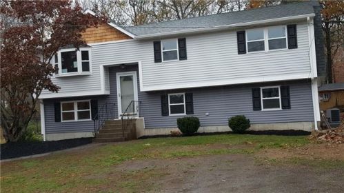 29 Diane Dr, Coventry, RI 02816-8525