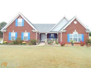 1426 Shiloh Oak Dr, Loganville, GA 30052-6757