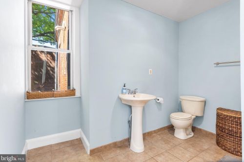 430 42 St, Philadelphia PA 19104-0044 exterior