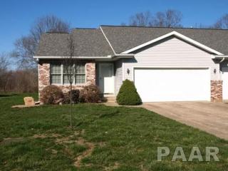 2415 Lakeshore Dr, Pekin IL  61554-1554 exterior