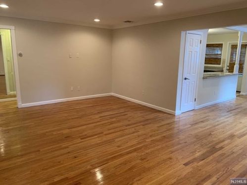 118 Cleveland Ave, Hasbrouck Heights NJ  07604-1021 exterior