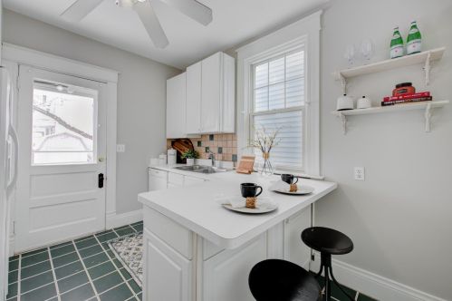 3780 Drake Ave, Cincinnati OH  45209-2150 exterior