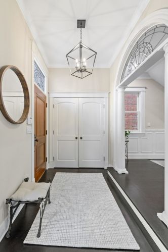 2842 Paulina St, Chicago, IL 60657-4012