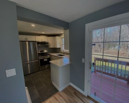 67 Reed St, Warwick, RI 02886-1240