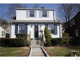 32 Winfield Ct, Norwalk CT  06855-2117 exterior