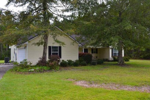 207 Middle Creek Rd, Stillwell, GA 31329-6012