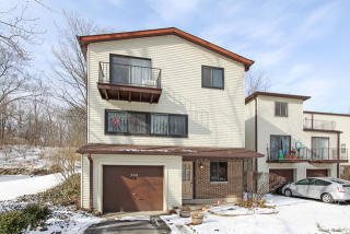 5310 Newport Dr, Lisle, IL 60532-2136
