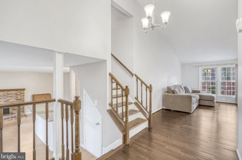 9919 Coffer Woods Rd, Springfield VA  22015-2903 exterior