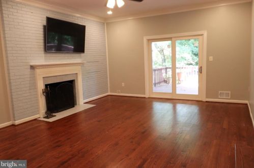 8005 Lake Pleasant Dr, Springfield VA  22153-3005 exterior