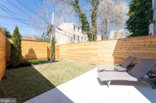 950 Front St, Philadelphia PA 19147-0043 exterior