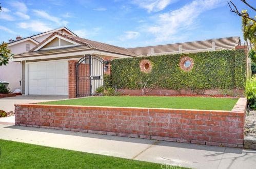 4642 Greenwood Dr, Anaheim, CA 92807-1039
