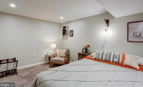 1220 Country Club Dr, Lancaster PA  17601-5208 exterior