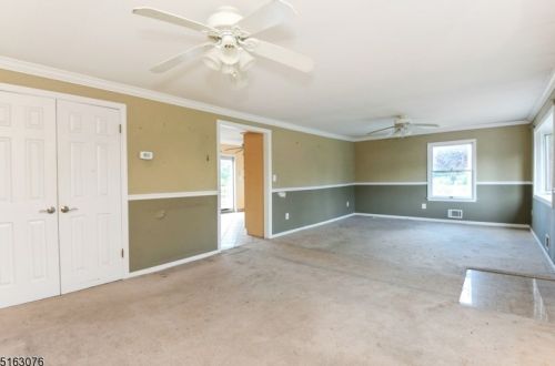 1300 Knopf St, Manville, NJ 08835-1143