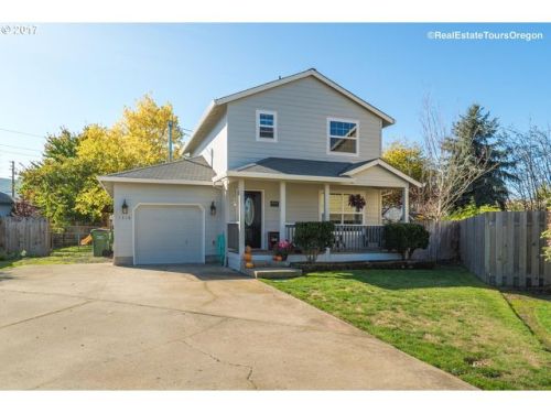 1510 Mill Ct, Newberg, OR 97132-3824