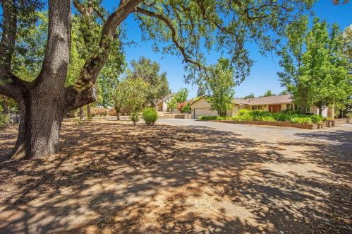7518 Winding Way, Fair Oaks, CA 95628-6704