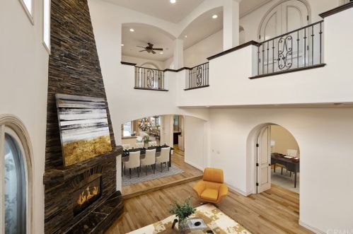 848 11th St, Manhattan Beach, CA 90266-4943
