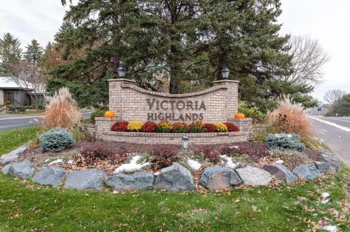 902 Highview Cir, Saint Paul MN  55118-3687 exterior