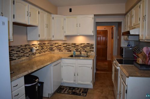 403 41st Ave, Duluth, MN 55807-1549