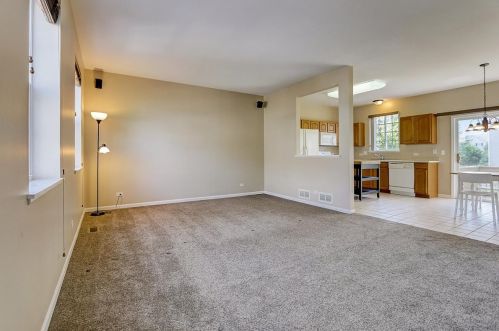 266 Timber Trails Blvd, Gilberts, IL 60136-4055