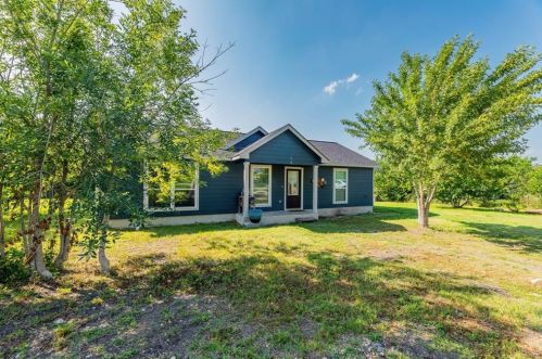 200 Dogwood Trl, Uhland, TX 78640-8713