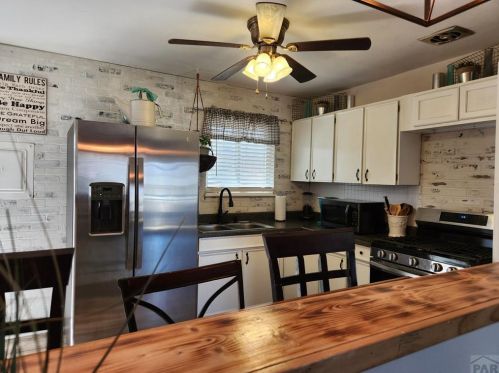 2613 Vinewood Ln, Pueblo, CO 81005-3370