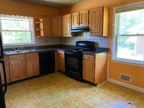 3281 Fairburn Rd, Atlanta, GA 30331-6201