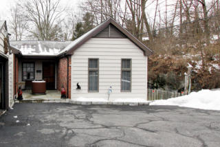 200 Weaver St, Greenwich CT  06831-4317 exterior