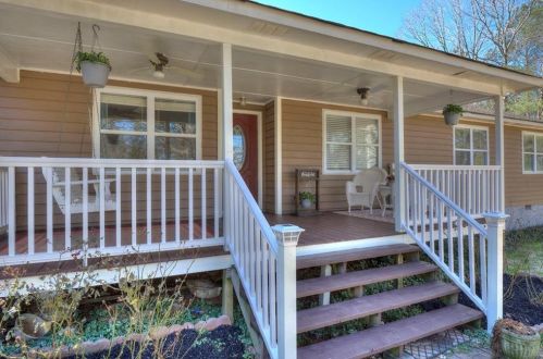 240 Hendricks Rd, Rydal, GA 30171-1414