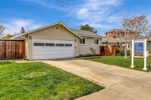 137 Hollycrest Dr, Los Gatos, CA 95032-2708