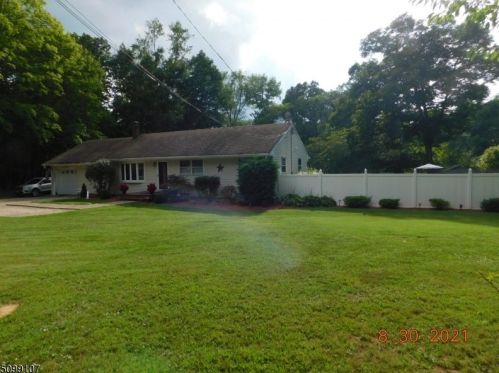 32 Port Murray Rd, Port Murray, NJ 07865-4019