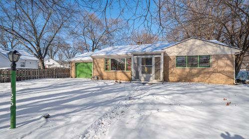 126 Broadway, Rockford, IL 61104-4763