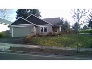 3602 10th St, Hubbard, OR 97032-2200