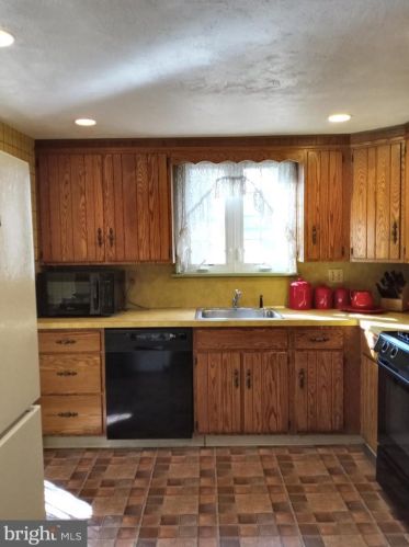 1445 Stuyvesant Ave, Trenton NJ 08618-4104 exterior