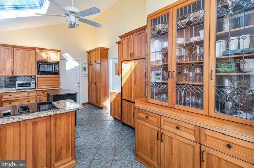 10 Alta Vista Dr, Princeton NJ  08540-7406 exterior
