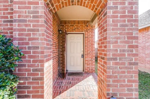 5805 Mount Plymouth Pt, Fort Worth, TX 76179-5278